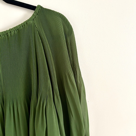 Aritzia Off the Shoulder Blouse Top Green Long Sleeve Size XS - Picture 14 of 17